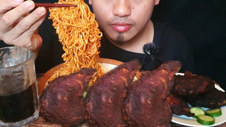 asmr, eat samyang and fried black chicken/makan samyang dan ayam hitam goreng