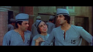 Sholay hindi movie (1975) Dharmendra and Amitabh Bachchan, Hema Malini & Jaya Bachchan.