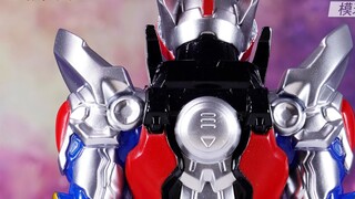 [รูปอยู่ที่นี่] SSSS พลาสติกอ่อน Superman Gulit Universe Fighter Gulit Universe GSC