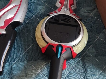 ฝ่ายตรงข้ามหลายร้อยคน