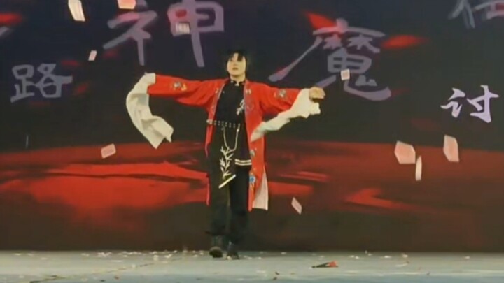 当着三九的面跳了戏神⊙▽⊙陈伶生日快乐