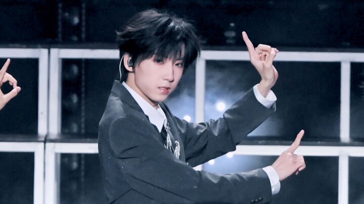 “Yang Bowen” – I heard this is the must-have outfit for dancing to Lucifer?