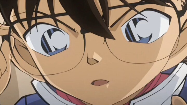 Năm ấy tình yêu trong sáng nhất, chỉ bằng một bàn tay thôi mà em đã nhận ra anh.