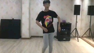 [From a novice dancer to a dance teacher] From high school to college, my four (three) years of danc
