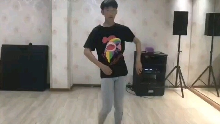 [จากนักเต้นมือใหม่สู่ครูสอนเต้น] จากโรงเรียนมัธยมสู่มหาวิทยาลัย ประสบการณ์การเต้นสี่ (สาม) ปีของฉัน