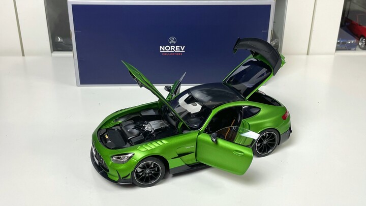 1:18 Mercedes AMG GT Black Series - Norev (Unboxing)