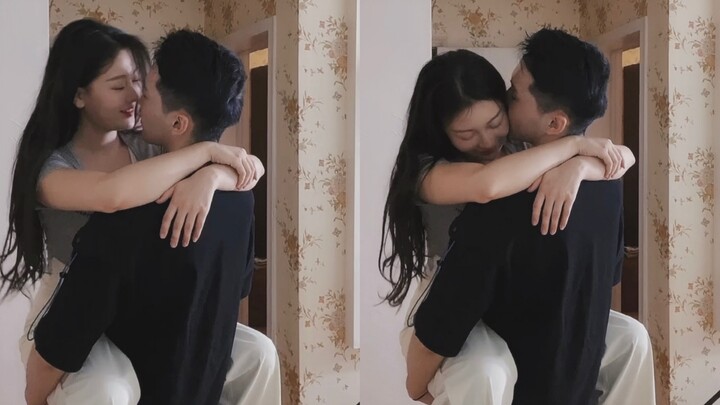 Adegan yang pasti pernah kamu bayangkan! Panduan gerakan berciuman yang sangat rinci, pasti ada satu