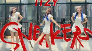أحدث أغنية عودة لفرقة ITZY بعنوان SNEAKERS، معاينة فيديو كليب قصير للرقص | الملكة ترتدي حذاءً رياضيً