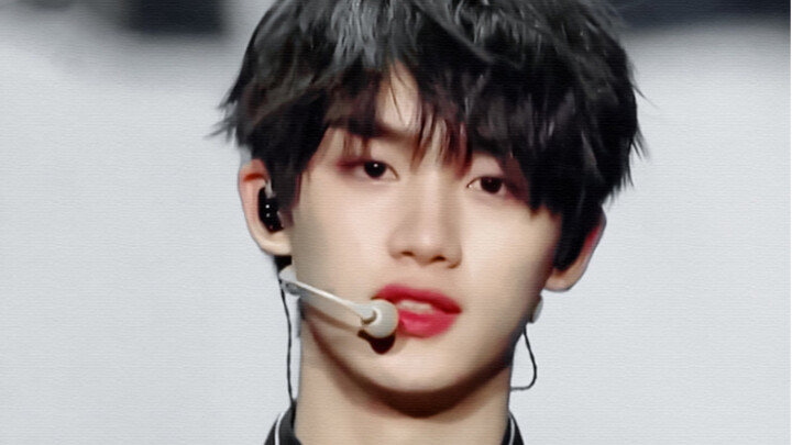My youth is back. At the end of 2020, we can still see Chinese idols dancing energetic songs.