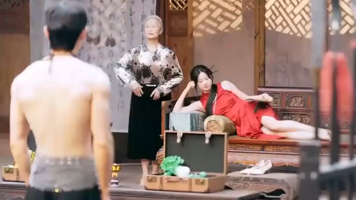 ซีรี่ย์เรื่อง เทพธิดาผู้ถูกสาป ฮีลด้วยการจูบจาก CEO และรี