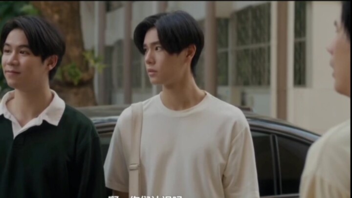 Here comes the assist, the love bodyguard is none other than Brother Xiaohai~ Pu Ming is jealous, an