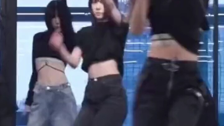 建议团的花名是“腰”