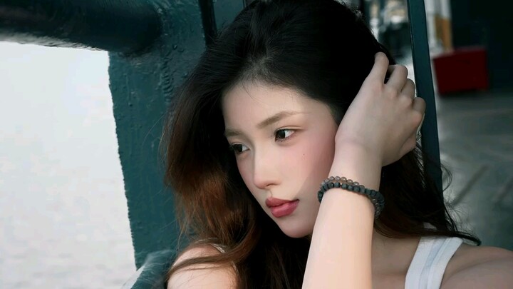 一百块钱可以亲你对象一下吗？