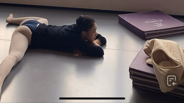 Daily Practice of Dance Art Exam Candidates 939