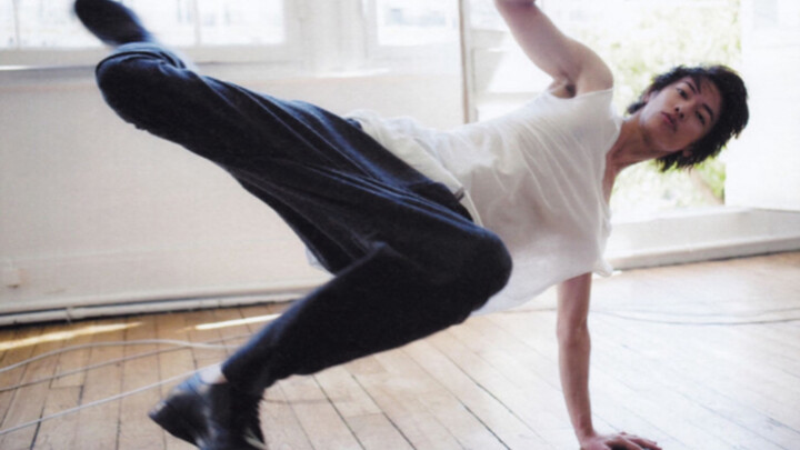 เค็น ซาโตะที่กระโดดอย่างบ้าคลั่ง