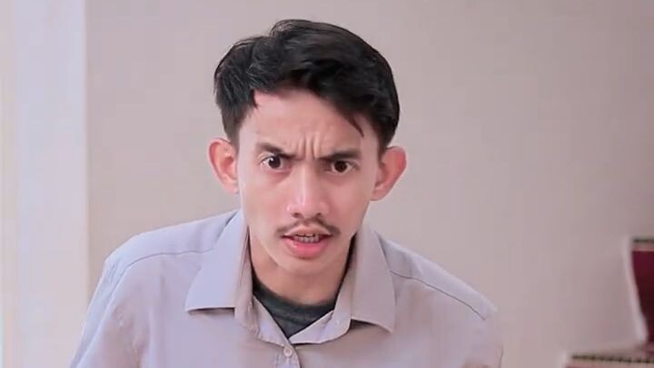 SEREM BANGET ! ANAK KECIL INI MUNTAH SAMPAI KELUAR PAKU DARI DALAM TUBUHNYA !