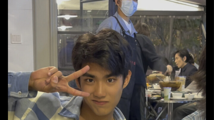 Met Rain God Jam Hsiao and his wife! Is it raining where you are?