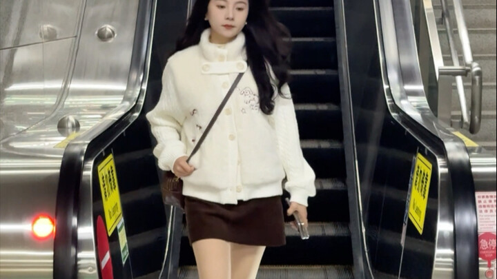 Sweet Girl’s Outfits in Real Life (A Bystander’s Perspective)