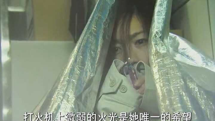 This woman isn’t afraid of burns—she dares to drink boiling water straight off the kettle! A truly b