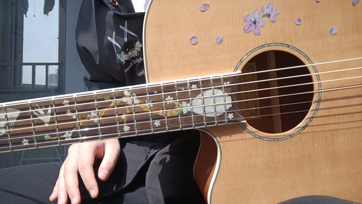 Dad said that if the likes exceeded 1,000, he would get a good guitar. call of slience.