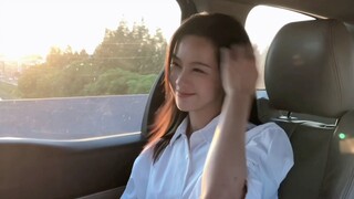 Wanita daratan selalu memancarkan aroma lesbian yang samar.