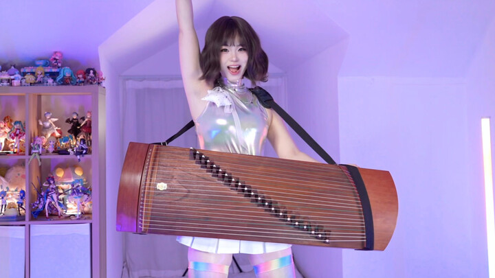 أيها المشاهدون في الصالة، دعوني أرى أيديكم، من فضلكم!