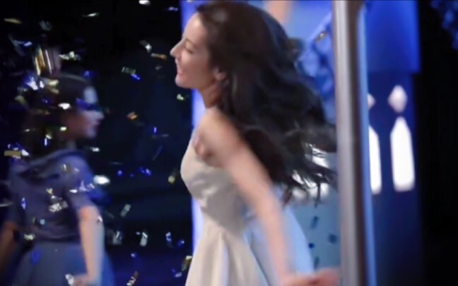 “This is actually an ad!! The one-take shot is so dazzling!!” [Dilraba Dilmurat]
