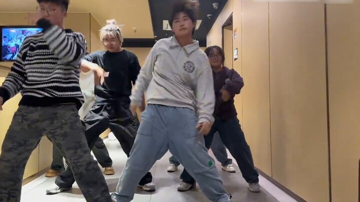 The top college students danced drama and oo at Haidilao!