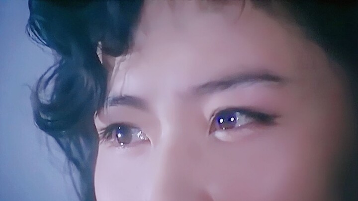 Now I finally get why the director loves shooting with such intense eye contact! This look just can’