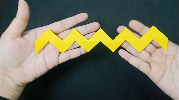 This Fold Keeps Twisting… Wait for the Pattern 😳