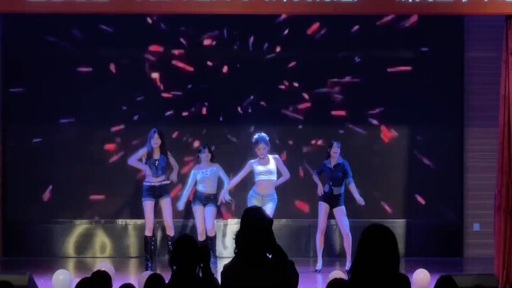 【جامعة الصين للمحيطات】: واو، الأخت الكبرى رائعة جدًا، جسمها مذهل جدًا!