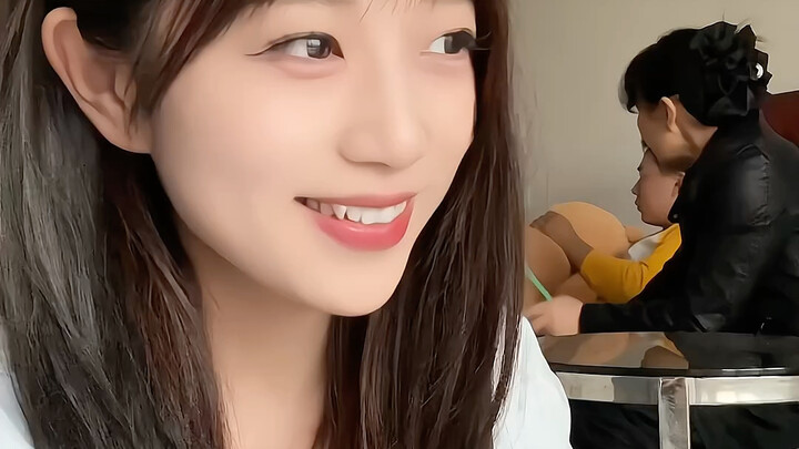 “当妈妈教育弟弟，我在旁边煽风点火”