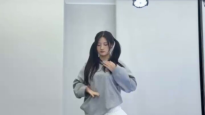 Tuyển tập những câu hỏi sai về Kpop! Làm thế nào để nhảy "mèo mượn" tốt hơn?