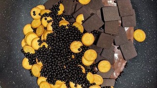 Pelanggan memesan satu panci 1,5 kg cokelat mutiara renyah