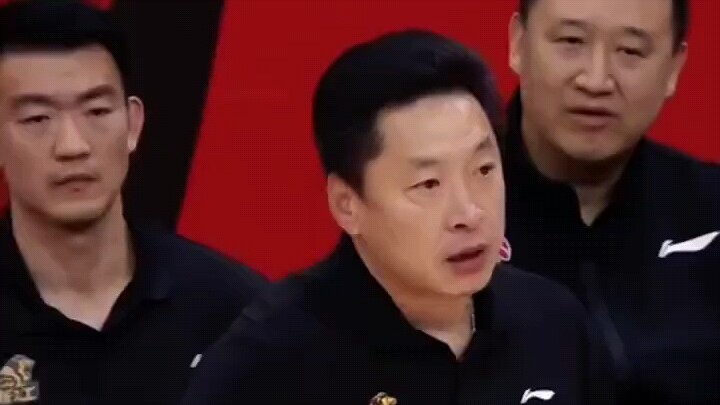 Li Chunjiang inexplicably gets a technical foul.