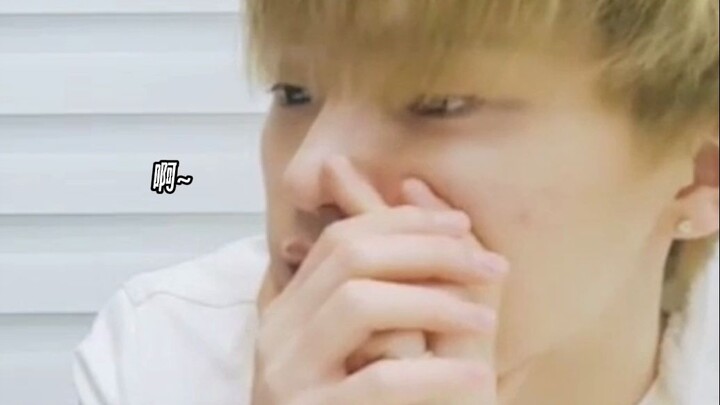 Nói chuyện với anh ấy mà lòng cứ phập phồng lo lắng.