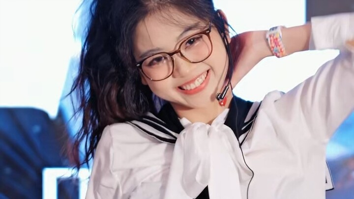 If you hadn’t told me she was a teacher, I would have thought she was an idol…｜Whiplash - aespa Litt