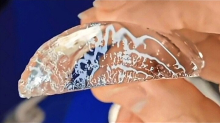 Chẳng trách đá ở tiệm trà sữa lại bền đến vậy...