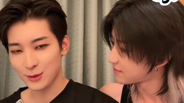 أنا شو مينغ هاو، لم أقم أبداً بالنميمة على الآخرين من وراء ظهورهم، بل أفعل ذلك مباشرة في وجوههم.