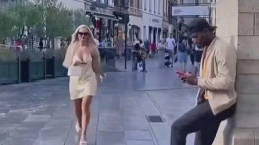Hãy like video đầu tiên của mình nhé!