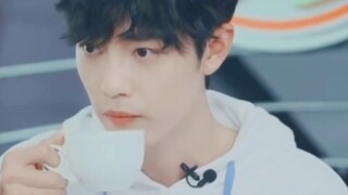Tập đầu tiên của Bojun Yixiao AB0's Greed for His Body [Xây dựng | Con nợ của cha được trả | Nam thầ