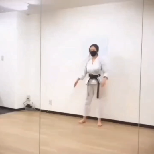 日本女子防身术！千万不要学？感觉好危险啊！哈哈