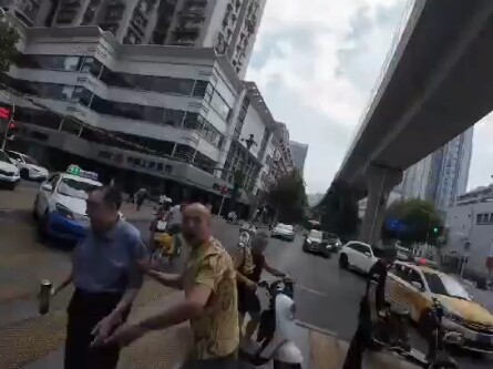 武汉人吵架太可爱了吧