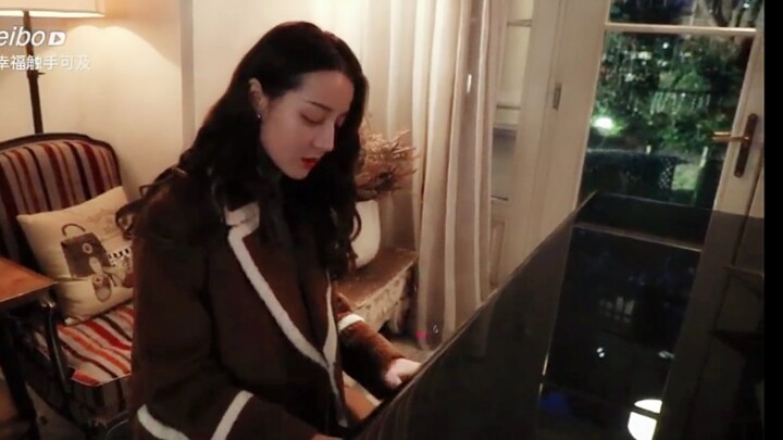 【Dilraba】Setelah sekian tahun, Dilraba kembali bermain piano!!!!
