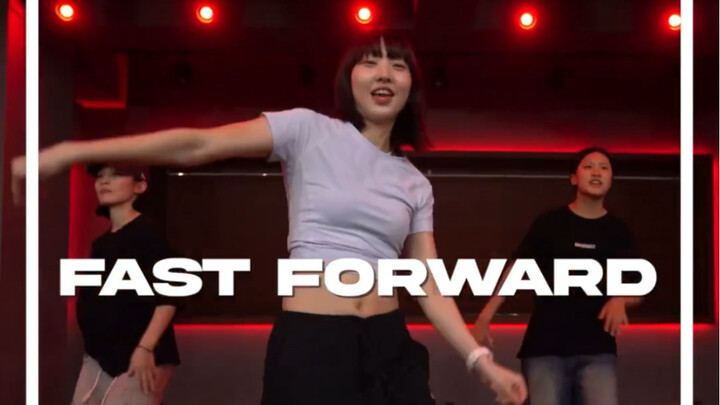 Koreografi versi locking untuk lagu Fast Forward, koreografi Punch Bunny