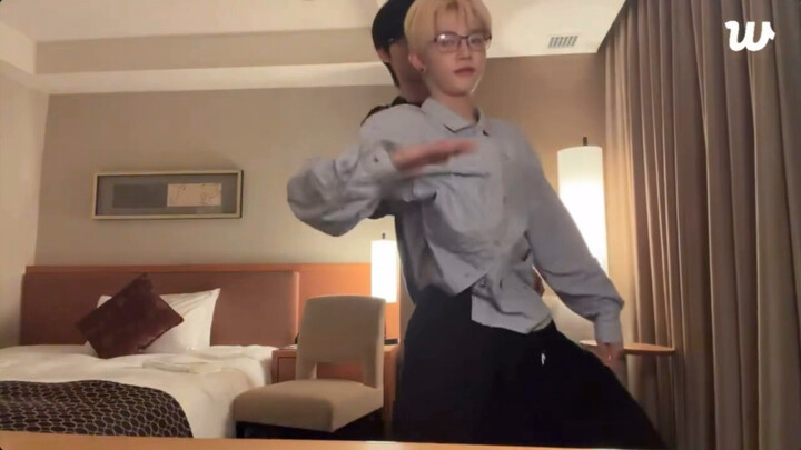 100K-Like Viral Post from Abroad: Zhang Hao and Han Weichen’s “BAD + Guilty” Dance Challenge! AND2BL
