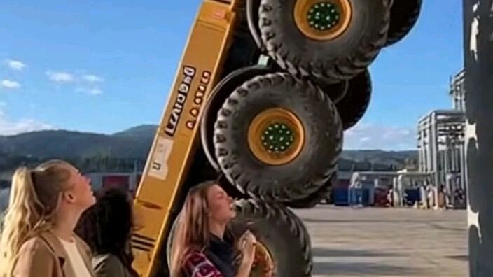 CAT SANY 17.5R×-25 tire brand new best price wholesale price 650/65R×-25 tyre Excavator Loader