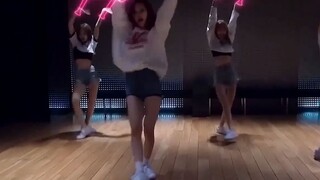 Penuh detail, produksi eksplosif [BLACKPINK] ruang latihan efek khusus dance—Forever Yong