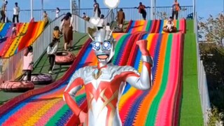 Ultraman Zero, bạn phải làm việc chăm chỉ