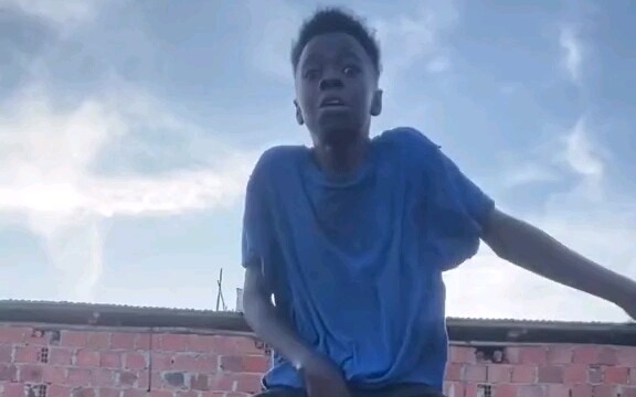 Smooth Crinimal - from Africa kids 🤣